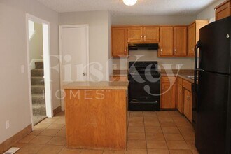 7308 E 122 Terrace in Grandview, MO - Foto de edificio - Building Photo