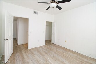 7960 Preserve Cir in Naples, FL - Foto de edificio - Building Photo