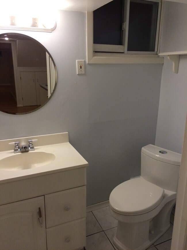 2338 Kenbarb Rd in Mississauga, ON - Building Photo - Building Photo