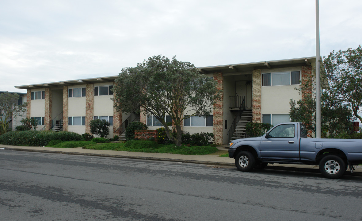 340 Esplanade Ave in Pacifica, CA - Building Photo