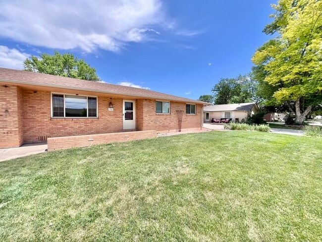 property at 1707 Hilltop Ct