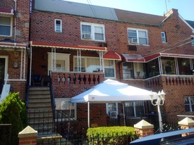 240 E 45th St in Brooklyn, NY - Building Photo