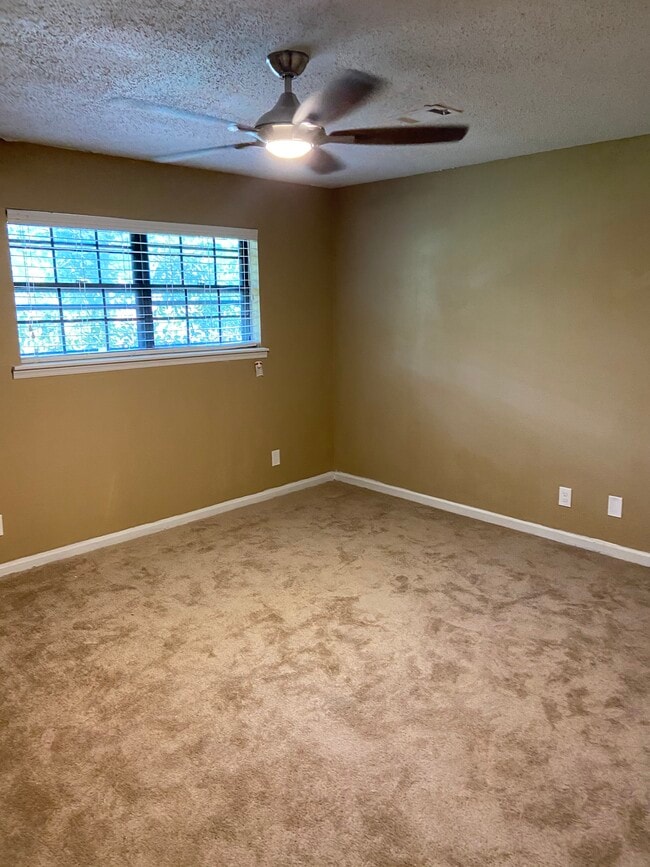 6354 Shannon Pkwy, Unit 17H in Union City, GA - Building Photo - Building Photo