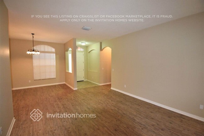 1914 Rutherford Dr in Dover, FL - Foto de edificio - Building Photo