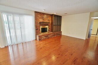 1725 Rolling Stone Dr in Norman, OK - Building Photo - Building Photo