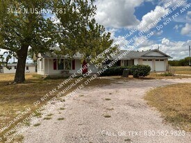 3442 N U.S. Hwy 281 in Burnet, TX - Building Photo