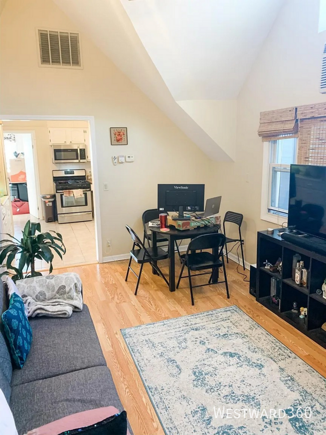 2433 N Talman Ave in Chicago, IL - Building Photo - Building Photo