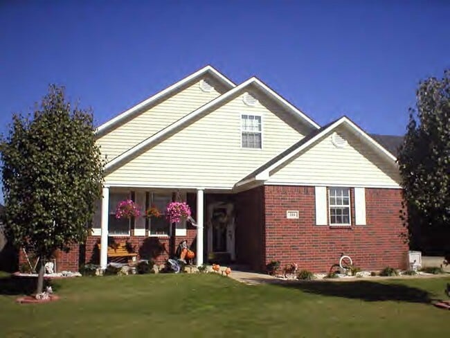 104 Cheyenne St in Clarksville, AR - Building Photo - Building Photo