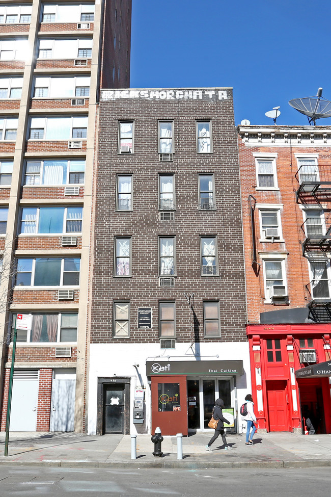 347 E 14th St in New York, NY - Foto de edificio - Building Photo