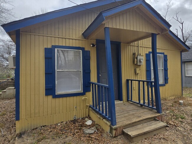 1701 Boney St in Nacogdoches, TX - Building Photo - Building Photo