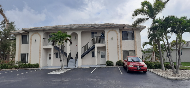 607 Vía Tripoli in Punta Gorda, FL - Building Photo