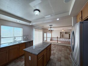 10731 Shasta Glow Ct in Henderson, NV - Building Photo - Building Photo