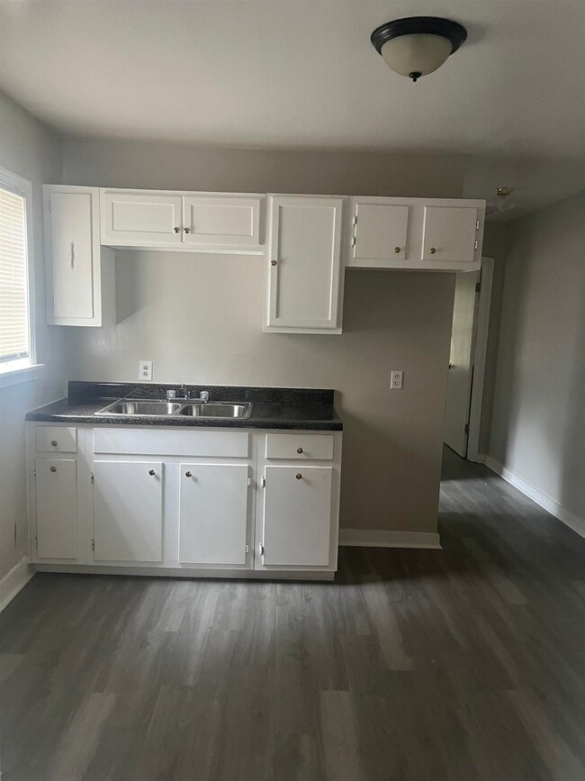 2295 Dexter Ave in Memphis, TN - Building Photo - Building Photo