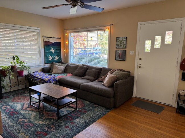 903 Mordecai Dr in Raleigh, NC - Foto de edificio - Building Photo