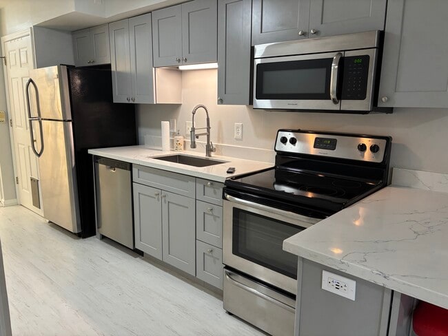 property at 2730 Brownsboro Rd