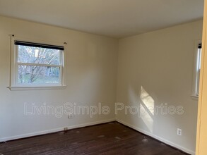 1213 Gladstone Dr in Rockville, MD - Building Photo - Building Photo