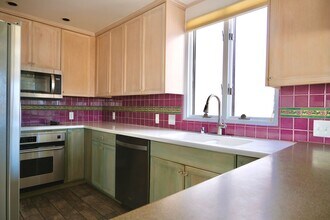 1605-1612 E Seal Way in Seal Beach, CA - Building Photo - Building Photo