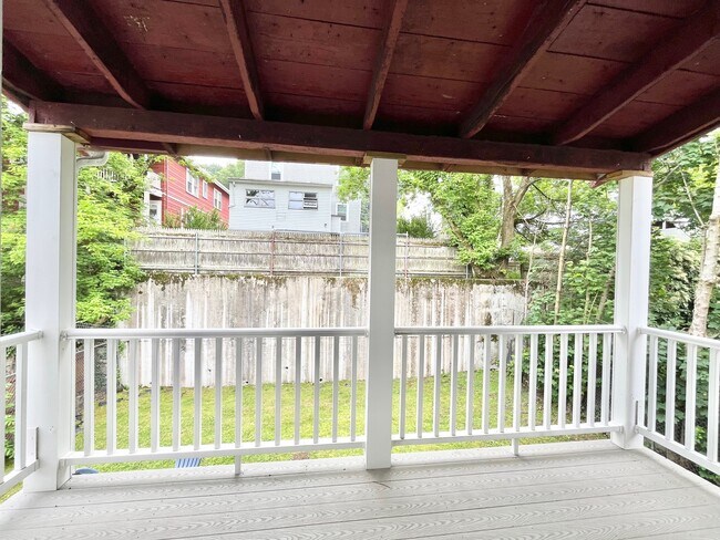 102 Nonantum St, Unit 2 in Boston, MA - Building Photo - Building Photo