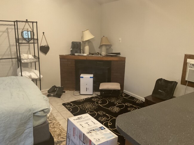 5921 Crepe Myrtle Ct, Unit SUITE IN- law North HillS in Raleigh, NC - Foto de edificio - Building Photo