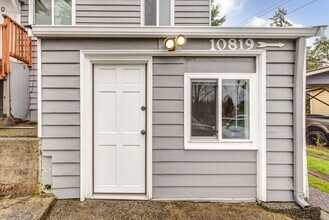 10819 56th Ave S in Seattle, WA - Building Photo - Building Photo