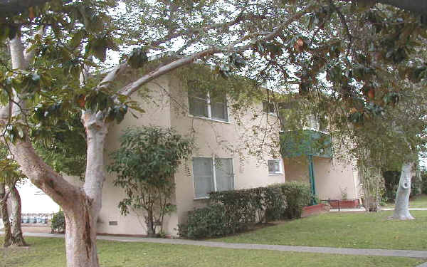 7933 Alverstone Ave in Los Angeles, CA - Building Photo