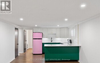 65 Parkview Rd in St Catharines, ON - Building Photo - Building Photo