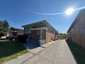 14355 Park Ave in Harvey, IL - Building Photo