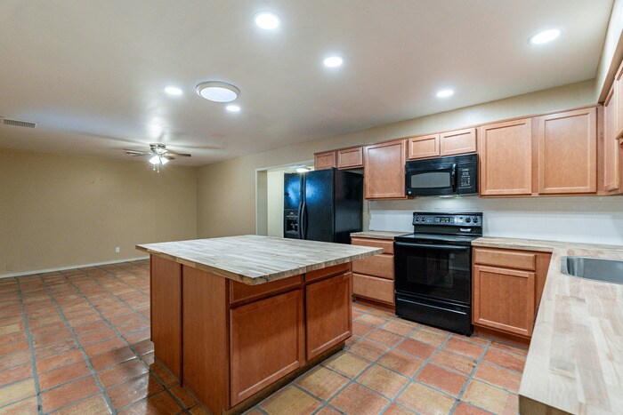 1025 W 12th Pl in Tempe, AZ - Building Photo