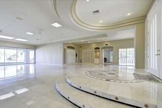 8704 E Los Gatos Dr in Scottsdale, AZ - Building Photo - Building Photo