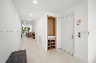 701 Crandon Blvd in Key Biscayne, FL - Building Photo - Building Photo