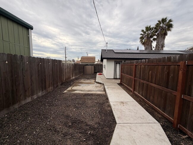 property at 125 N Walnut Ave