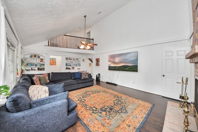 property at 1502 Southern Pines Ct