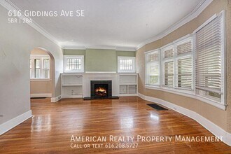 616 Giddings Ave SE in Grand Rapids, MI - Building Photo - Building Photo