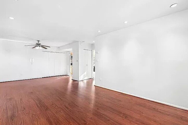 property at 1874 Pelham Pkwy S