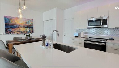 4675 NW 83rd Pky in Doral, FL - Building Photo - Building Photo