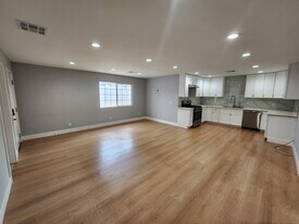 14237 Emelita St, Unit 14239 Emelita in Van Nuys, CA - Building Photo