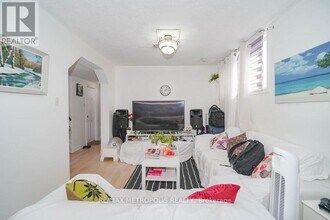 575 Bellamy Rd N in Toronto, ON - Building Photo - Building Photo