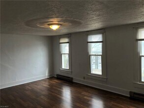 308 S Jefferson St in Belmont, OH - Building Photo - Building Photo