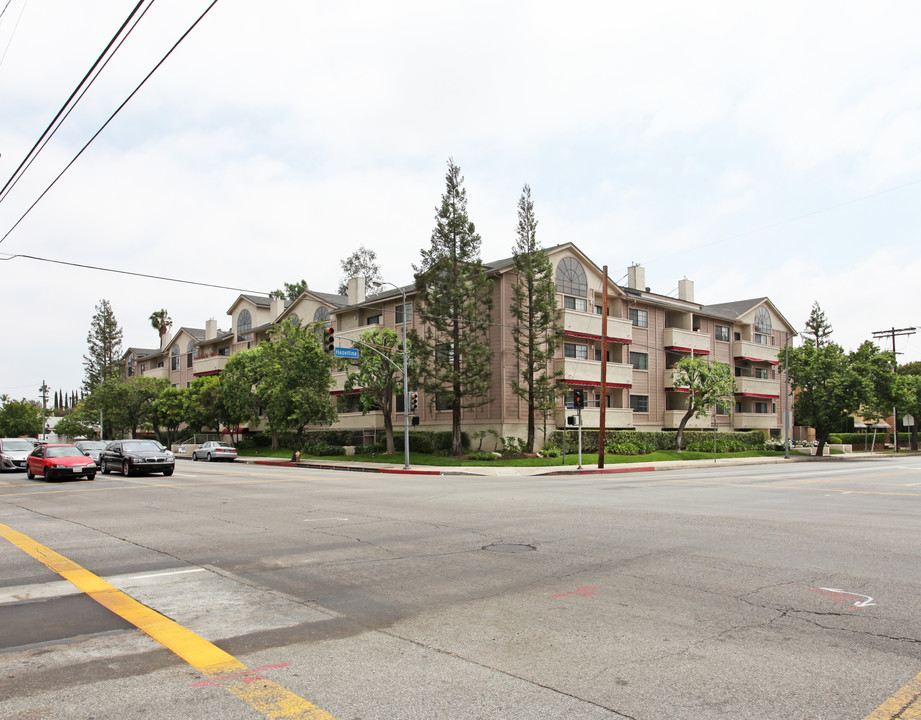 14050 Magnolia Blvd in Van Nuys, CA - Building Photo