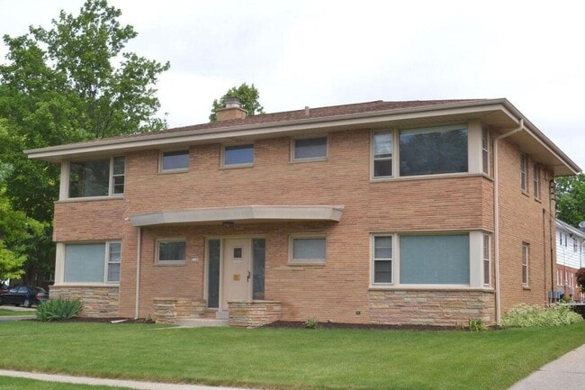 property at 7134 W Lakefield Dr