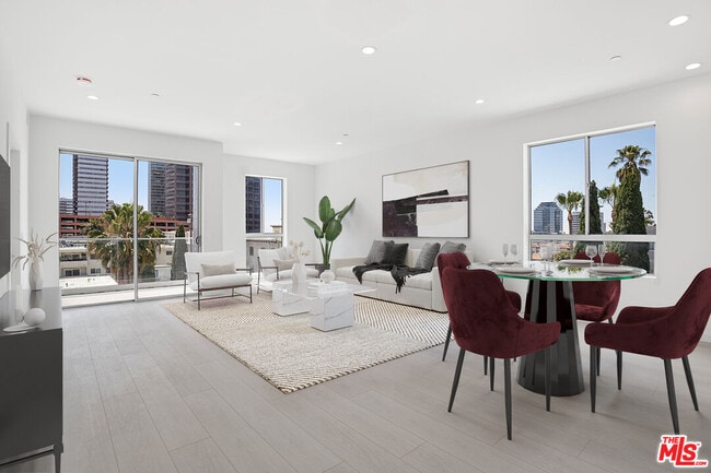 11727 Kiowa Ave in Los Angeles, CA - Building Photo - Building Photo