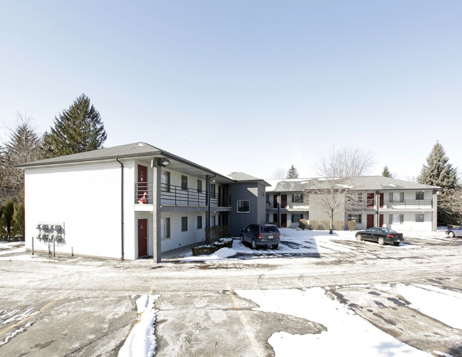 Roe Street Crossing in Plymouth, MI - Building Photo