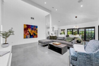 2139 Wightman Dr in Wellington, FL - Foto de edificio - Building Photo