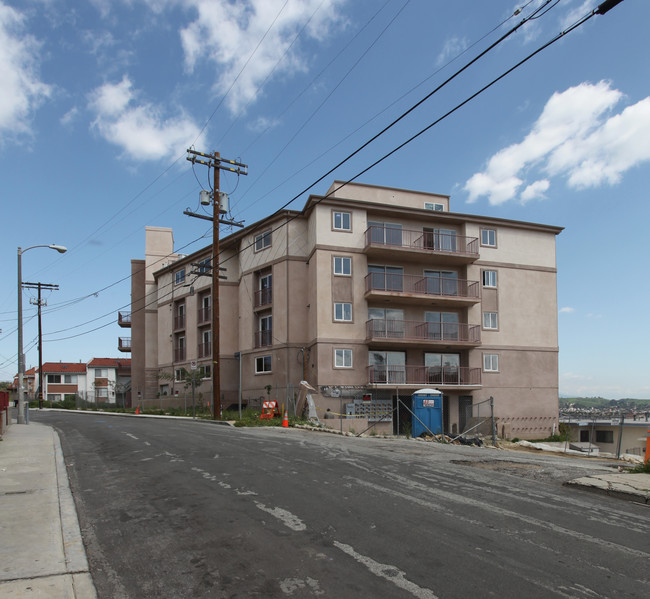 700 North Hill Place in Los Angeles, CA - Building Photo - Building Photo