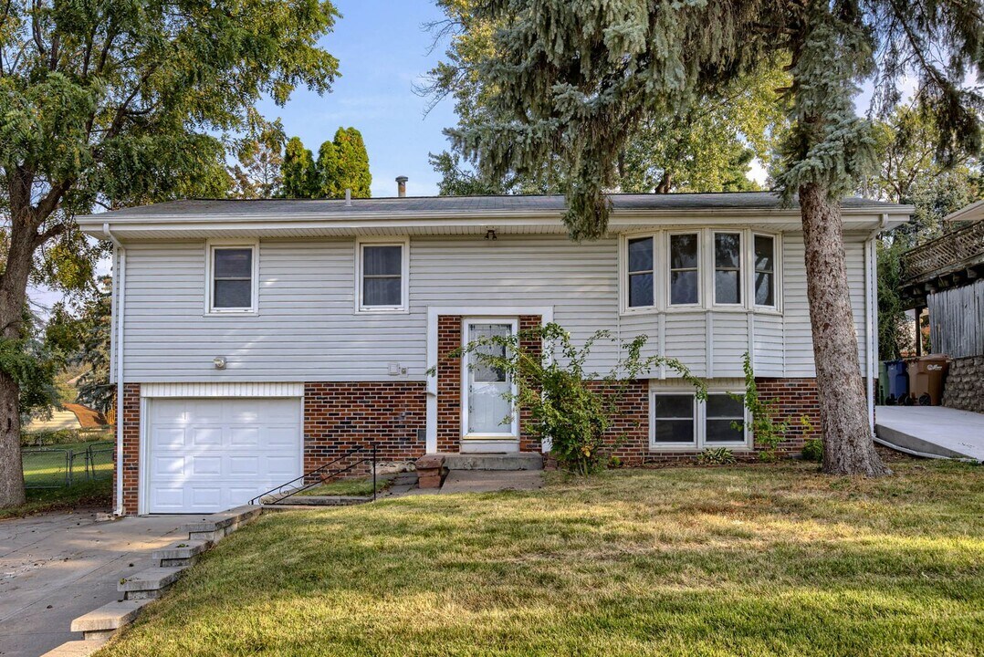 3720 Greene Ave in Bellevue, NE - Building Photo