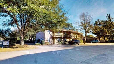 895 Silverwood in Fort Walton Beach, FL - Building Photo - Building Photo