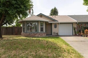 4570 Armadale Way in Sacramento, CA - Building Photo