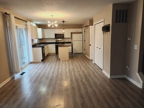 5184 Meadow Crest Cir in Holly, MI - Foto de edificio - Building Photo