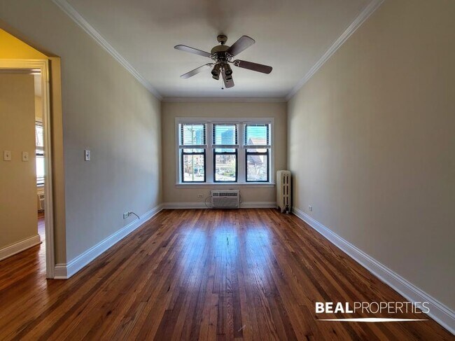 property at 744 W Addison St