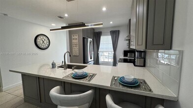 405 Bennington Ln in Greenacres, FL - Building Photo - Building Photo